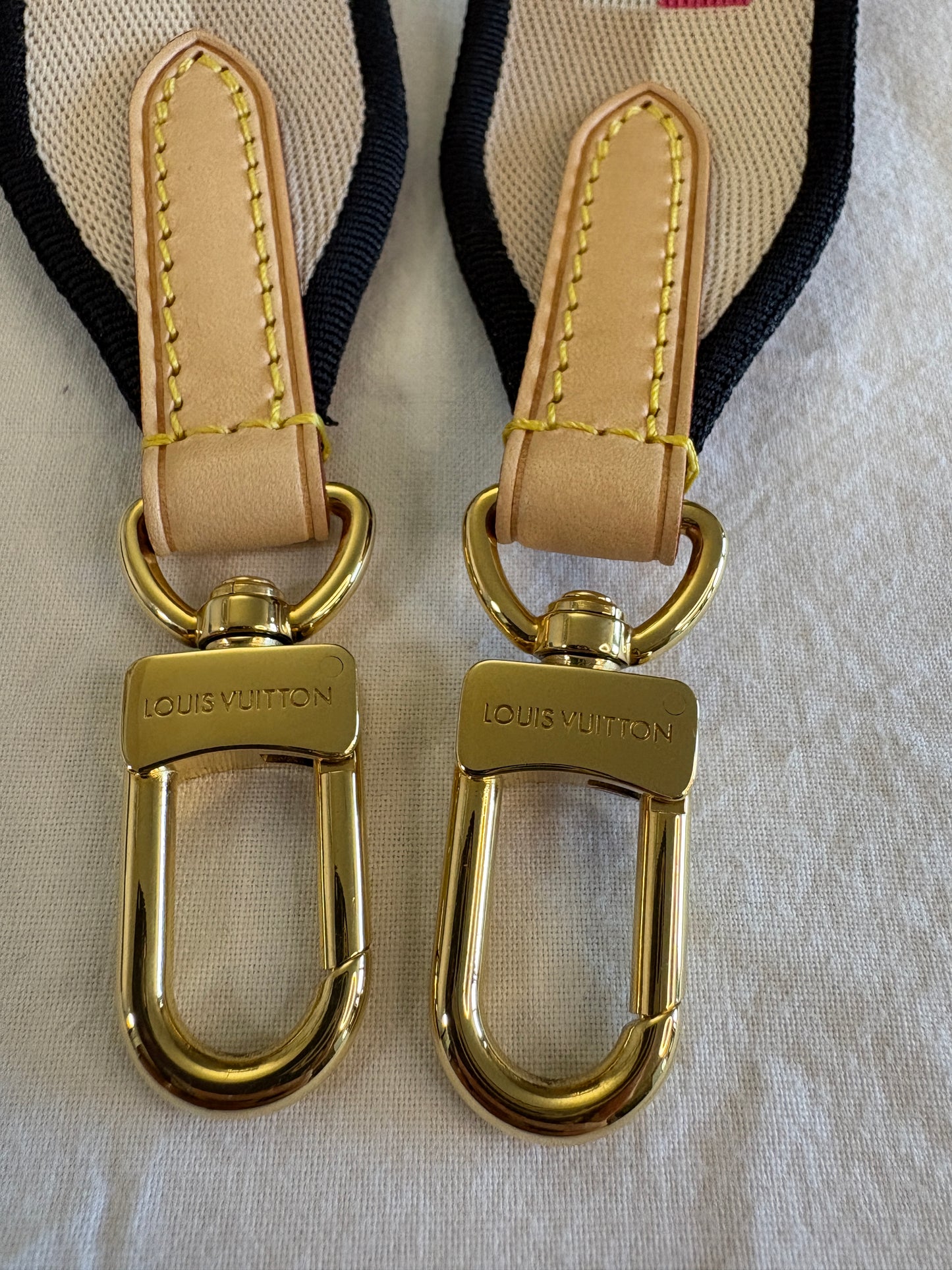 Louis Vuitton Bandoulière Schulterriemen Jacquard Black /Pink — Ungetragen
