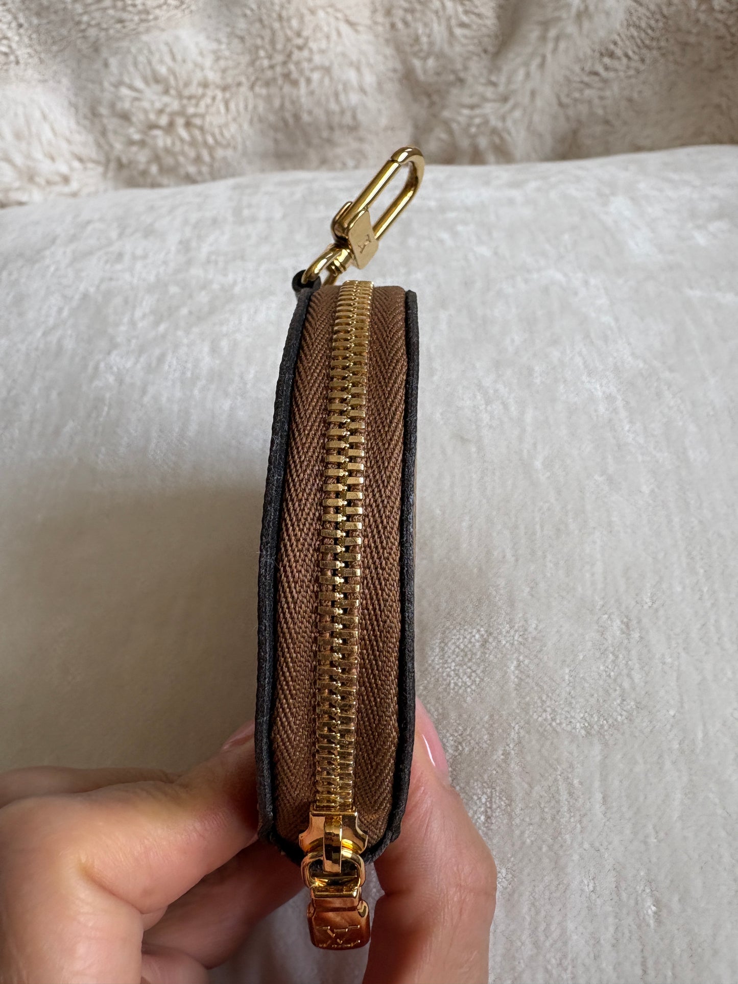 Louis Vuitton Round Coin Purse Monogram Reverse Canvas – Neu mit Box