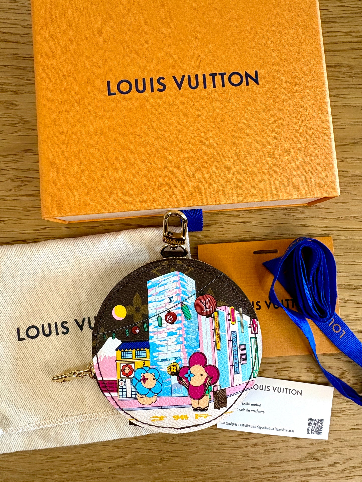 Louis Vuitton Round Coin Purse Vivienne Japan LimitedEdition 2022 – Monogram Canvas - Full Set