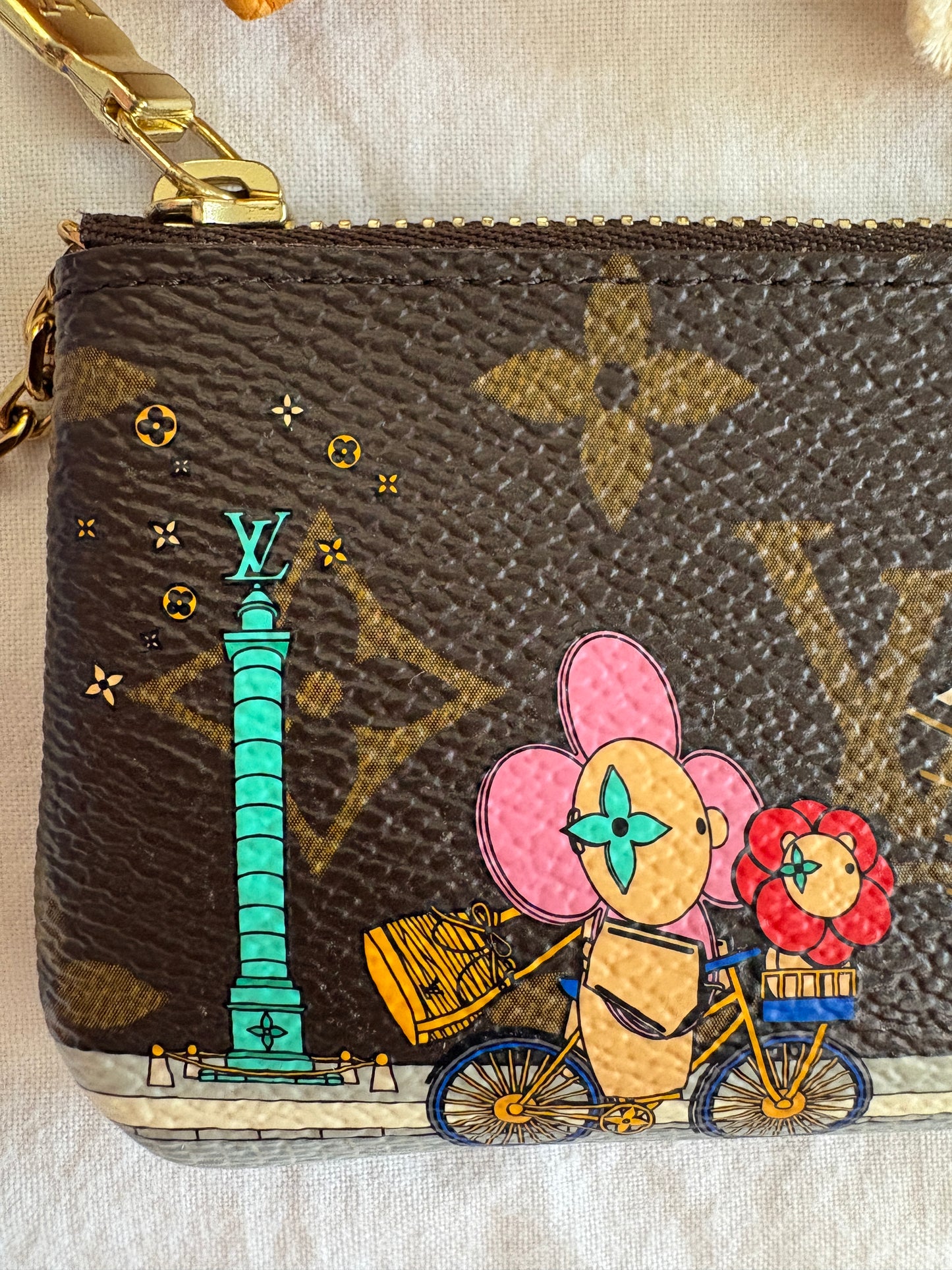 Louis Vuitton Key Pouch Vivienne Paris – Christmas Animation 2022 Limited Edition