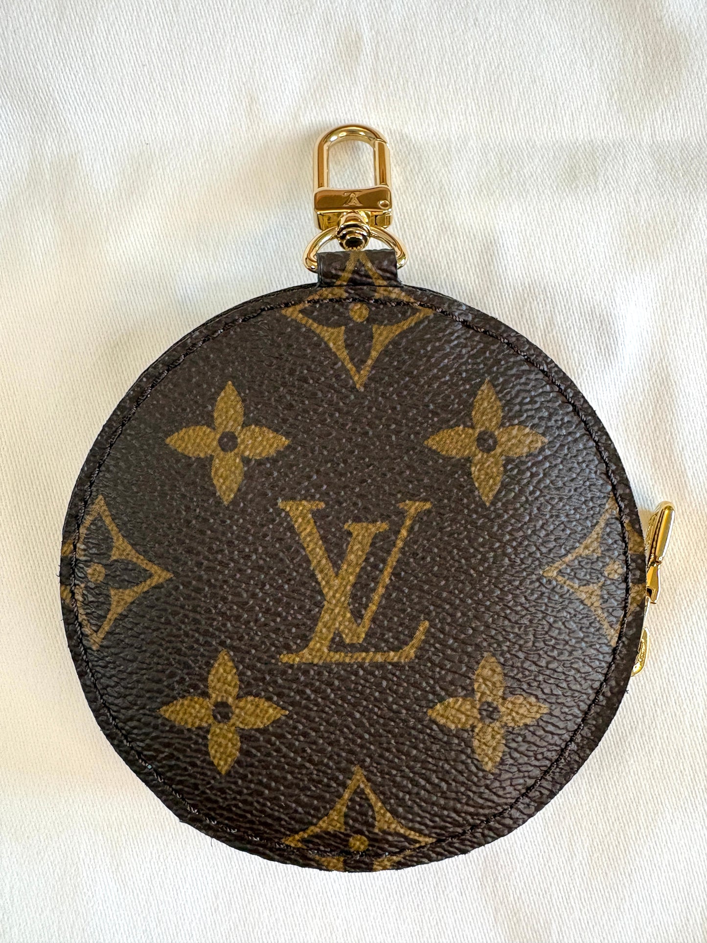 Louis Vuitton Round Coin Purse Vivienne Japan LimitedEdition 2022 – Monogram Canvas - Full Set