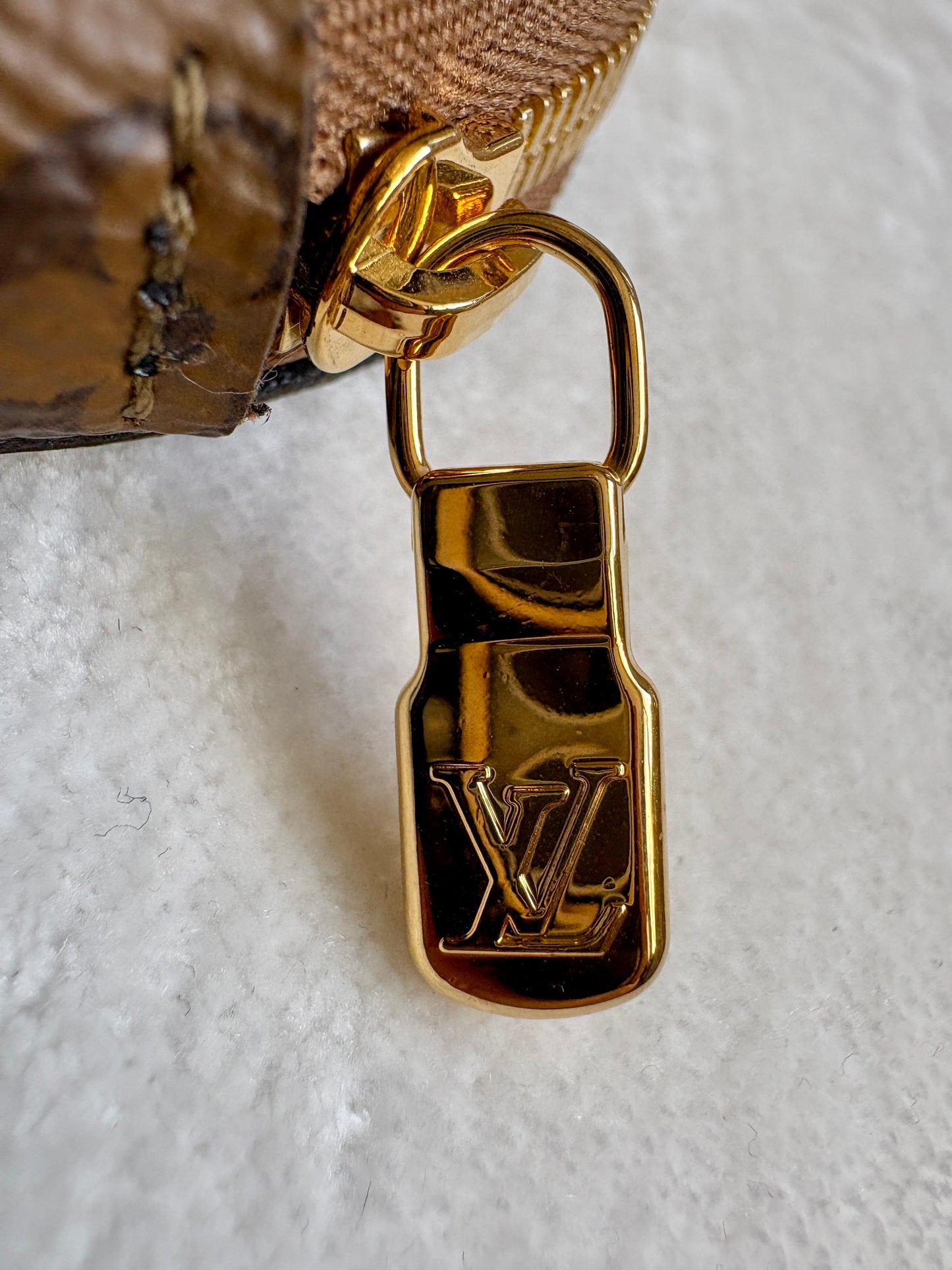 Louis Vuitton Round Coin Purse Monogram Reverse Canvas – Neu mit Box
