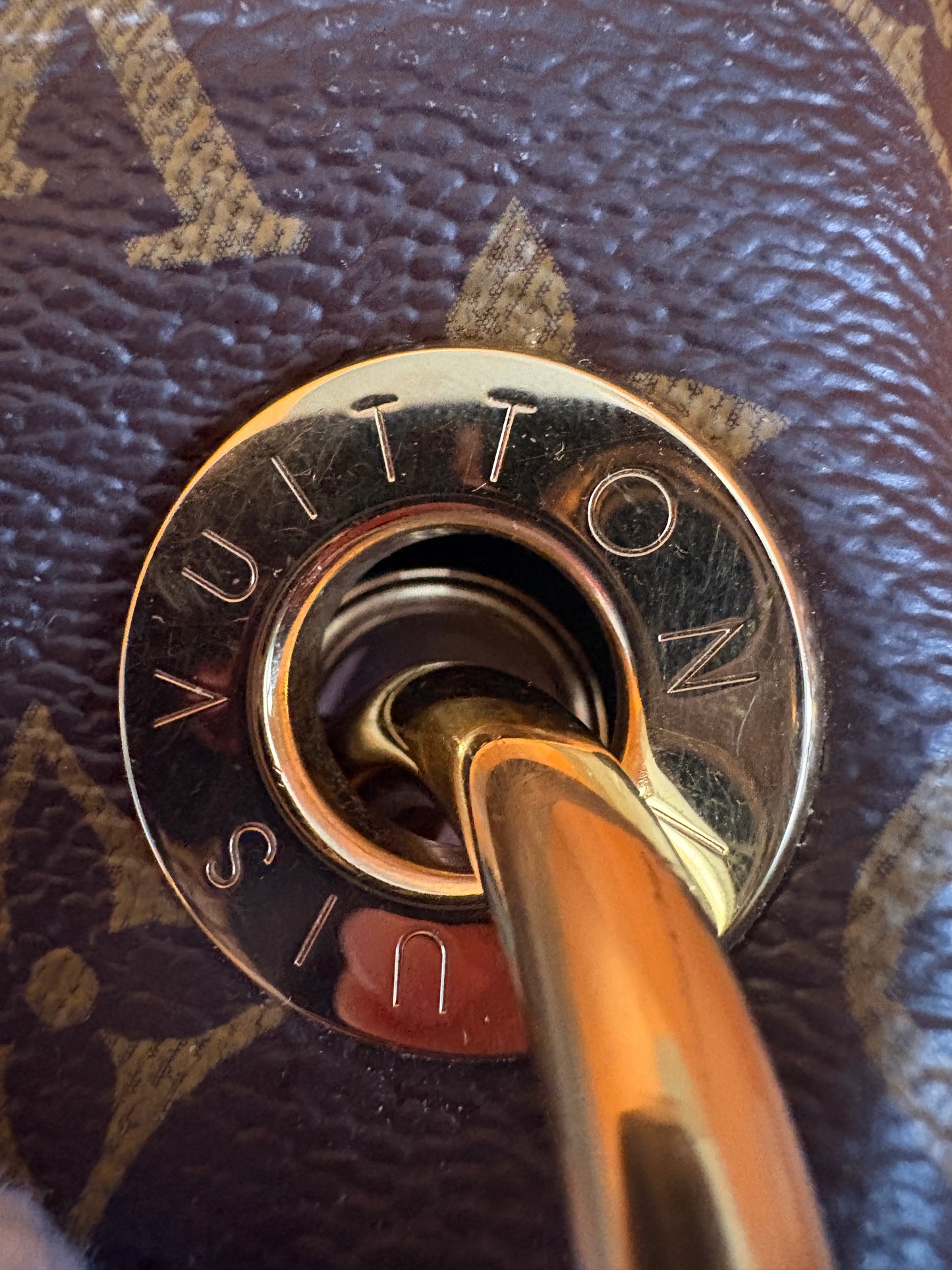- Sold -Louis Vuitton Artsy MM Monogram Canvas - Authentifiziert