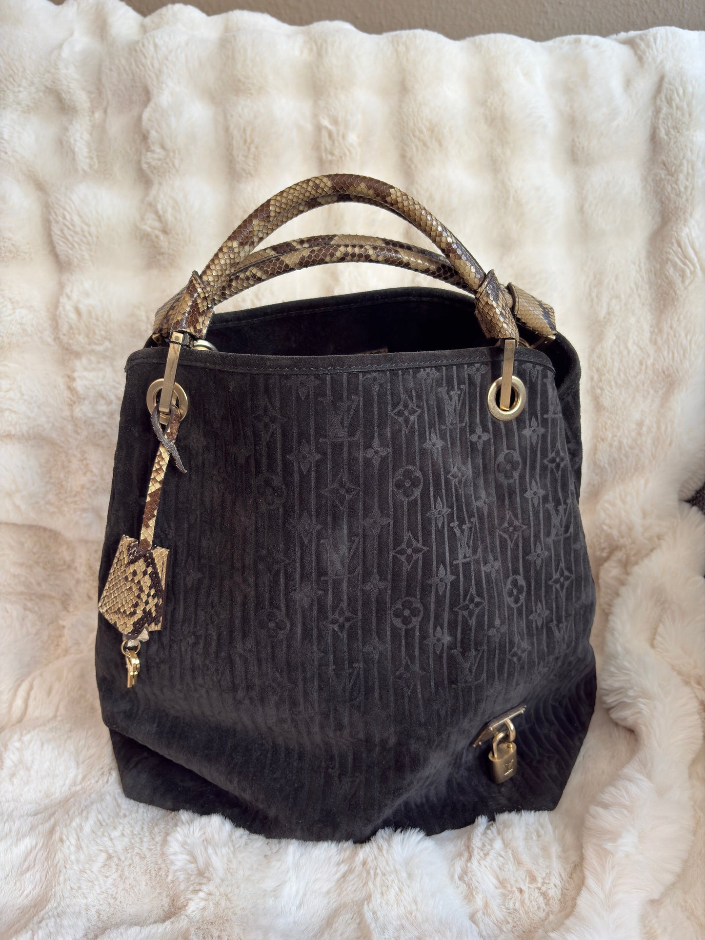 -Sold- Louis Vuitton Whisper Python
Collection Automne / Hiver 2008